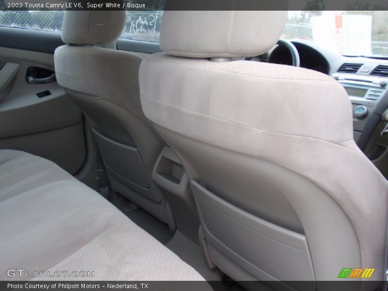 Super White / Bisque 2009 Toyota Camry LE V6