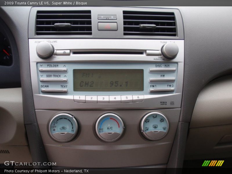 Super White / Bisque 2009 Toyota Camry LE V6