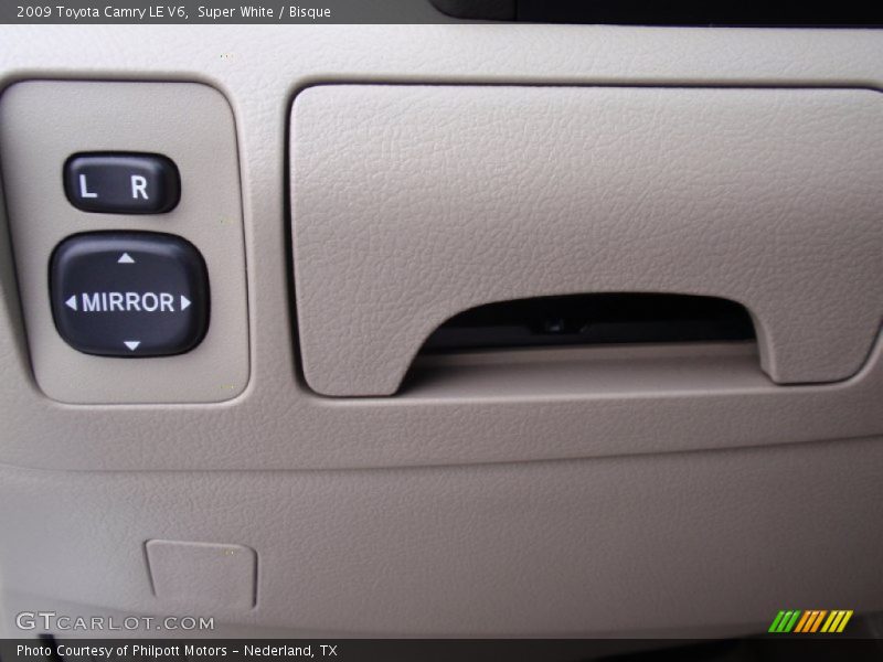 Super White / Bisque 2009 Toyota Camry LE V6