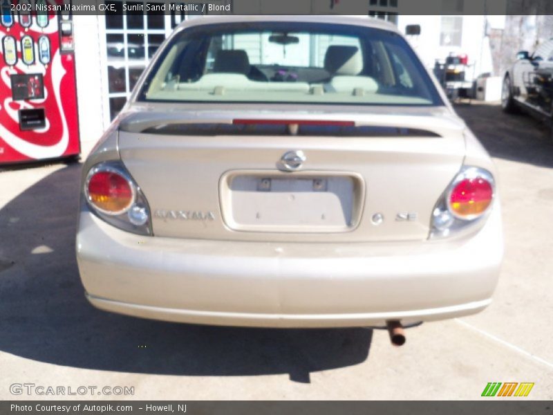 Sunlit Sand Metallic / Blond 2002 Nissan Maxima GXE