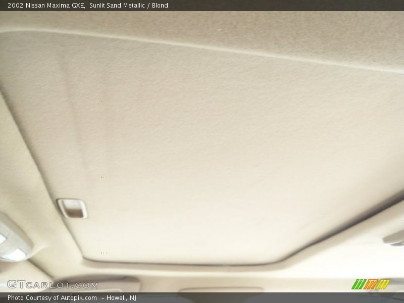 Sunlit Sand Metallic / Blond 2002 Nissan Maxima GXE