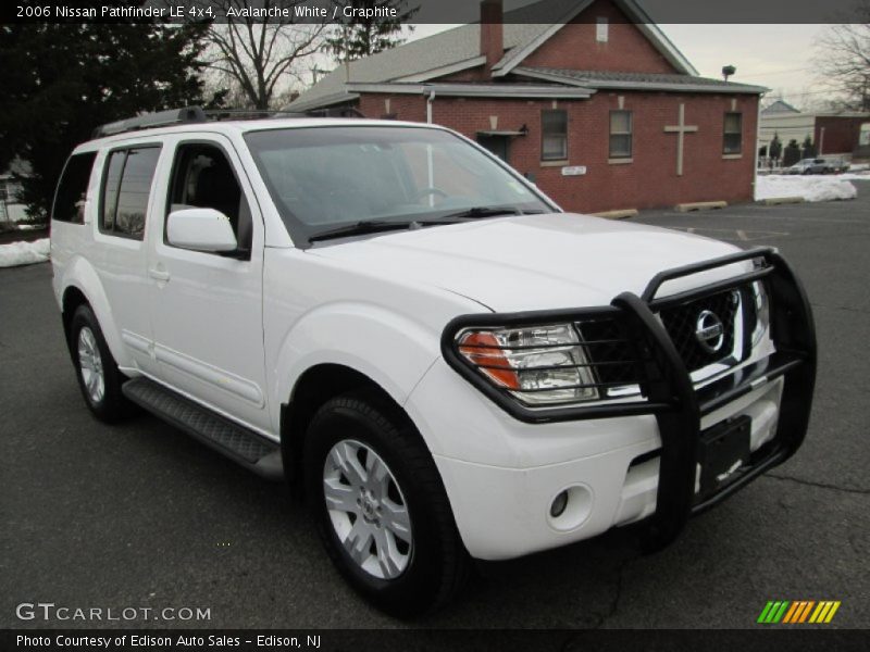 Avalanche White / Graphite 2006 Nissan Pathfinder LE 4x4
