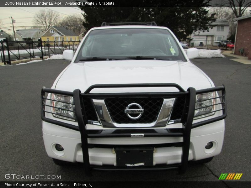 Avalanche White / Graphite 2006 Nissan Pathfinder LE 4x4