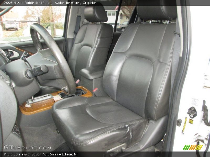 Avalanche White / Graphite 2006 Nissan Pathfinder LE 4x4