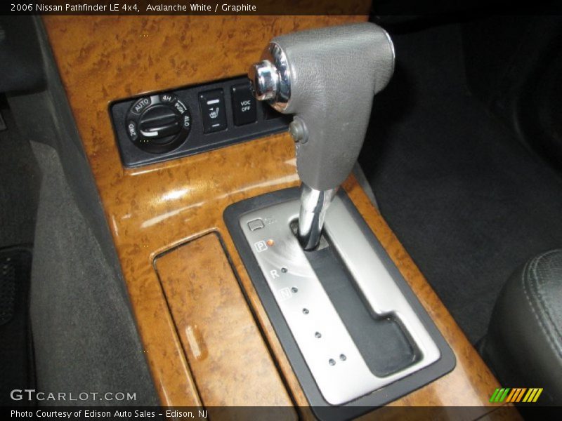 Avalanche White / Graphite 2006 Nissan Pathfinder LE 4x4