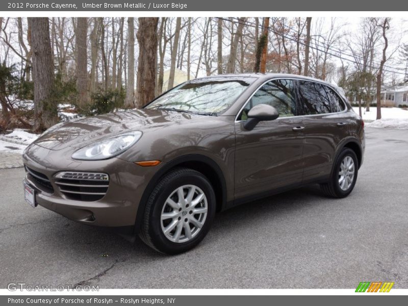 Front 3/4 View of 2012 Cayenne 