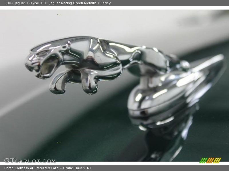 Jaguar Orniment - 2004 Jaguar X-Type 3.0