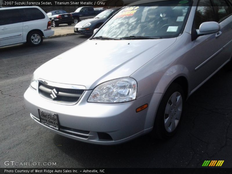 Titanium Silver Metallic / Grey 2007 Suzuki Forenza Sedan
