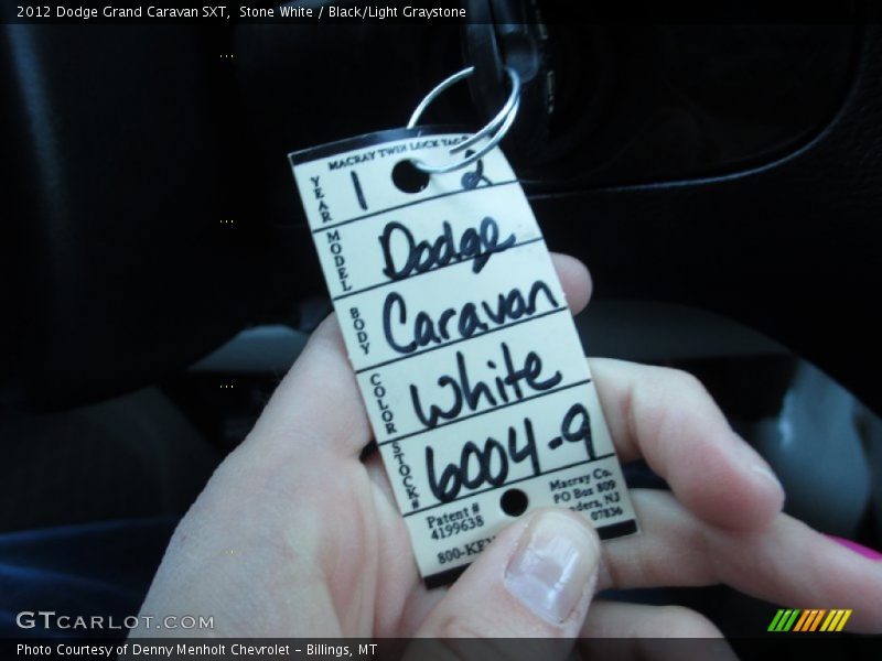 Stone White / Black/Light Graystone 2012 Dodge Grand Caravan SXT