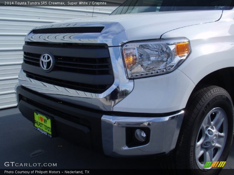 Super White / Graphite 2014 Toyota Tundra SR5 Crewmax