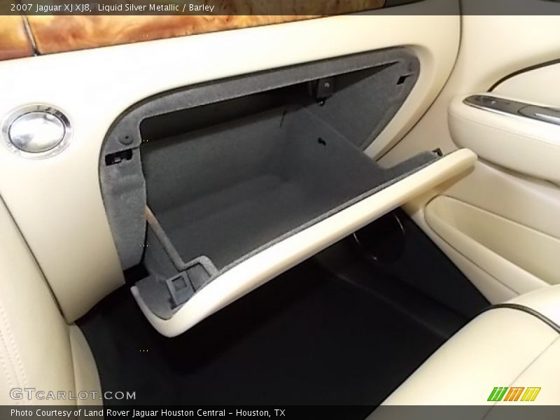 Liquid Silver Metallic / Barley 2007 Jaguar XJ XJ8