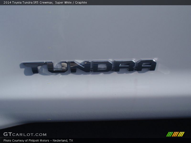Super White / Graphite 2014 Toyota Tundra SR5 Crewmax