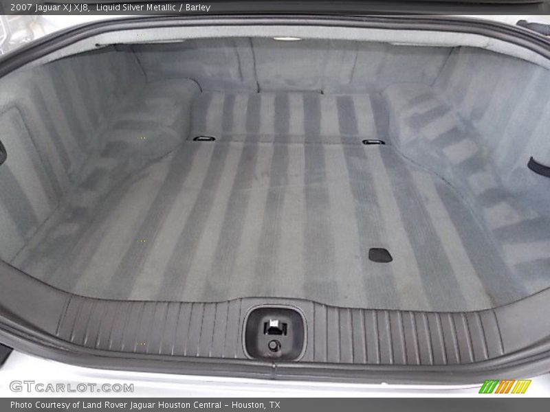  2007 XJ XJ8 Trunk
