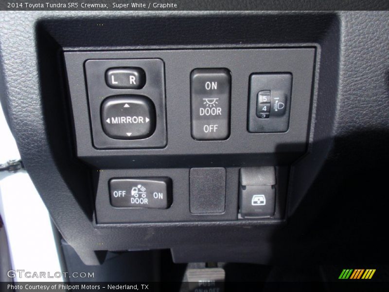 Super White / Graphite 2014 Toyota Tundra SR5 Crewmax