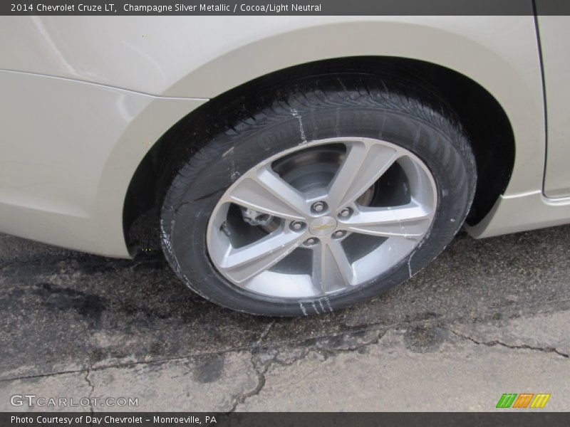 Champagne Silver Metallic / Cocoa/Light Neutral 2014 Chevrolet Cruze LT