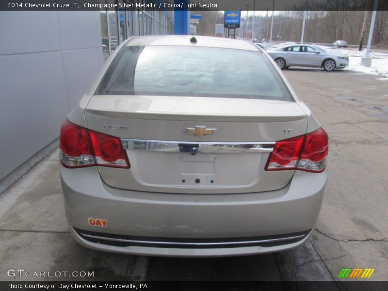 Champagne Silver Metallic / Cocoa/Light Neutral 2014 Chevrolet Cruze LT