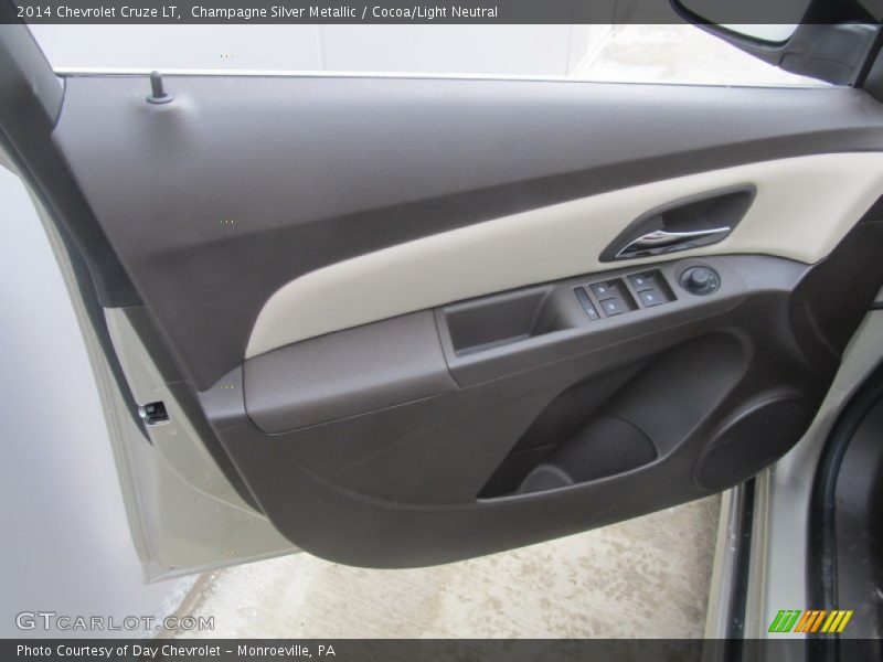 Champagne Silver Metallic / Cocoa/Light Neutral 2014 Chevrolet Cruze LT