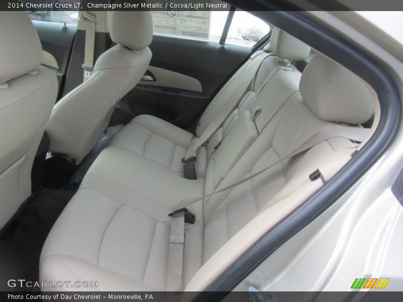 Champagne Silver Metallic / Cocoa/Light Neutral 2014 Chevrolet Cruze LT