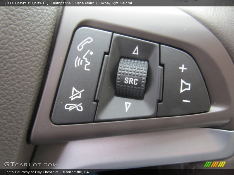 Champagne Silver Metallic / Cocoa/Light Neutral 2014 Chevrolet Cruze LT