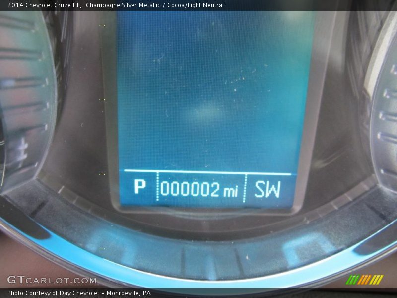Champagne Silver Metallic / Cocoa/Light Neutral 2014 Chevrolet Cruze LT