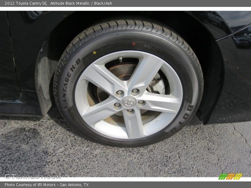 Attitude Black Metallic / Black/Ash 2012 Toyota Camry SE