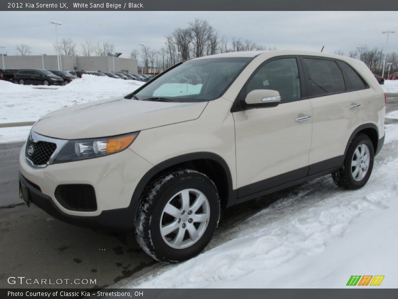 Front 3/4 View of 2012 Sorento LX