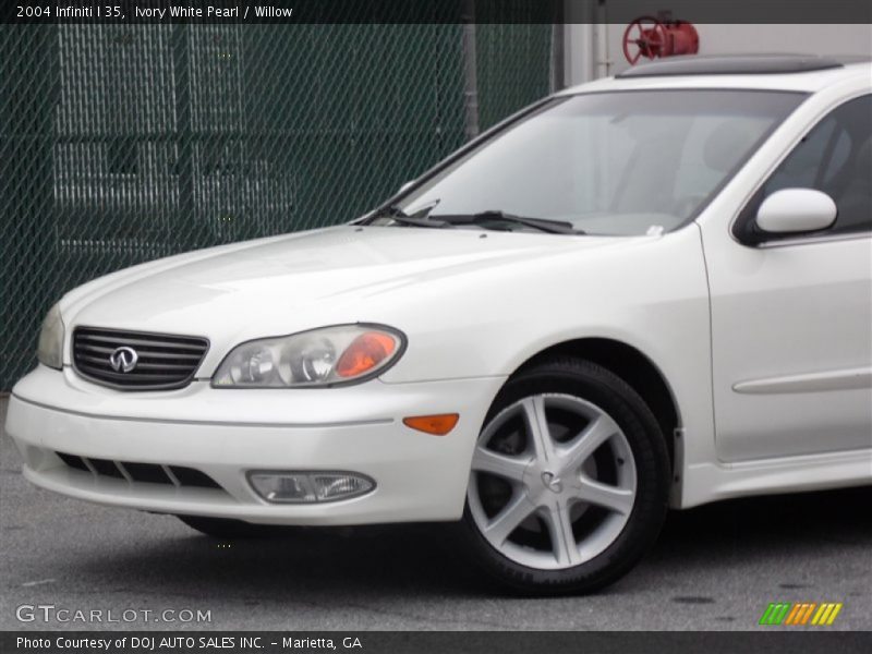 Ivory White Pearl / Willow 2004 Infiniti I 35