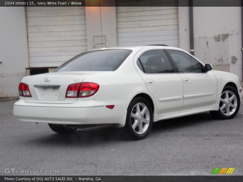 Ivory White Pearl / Willow 2004 Infiniti I 35