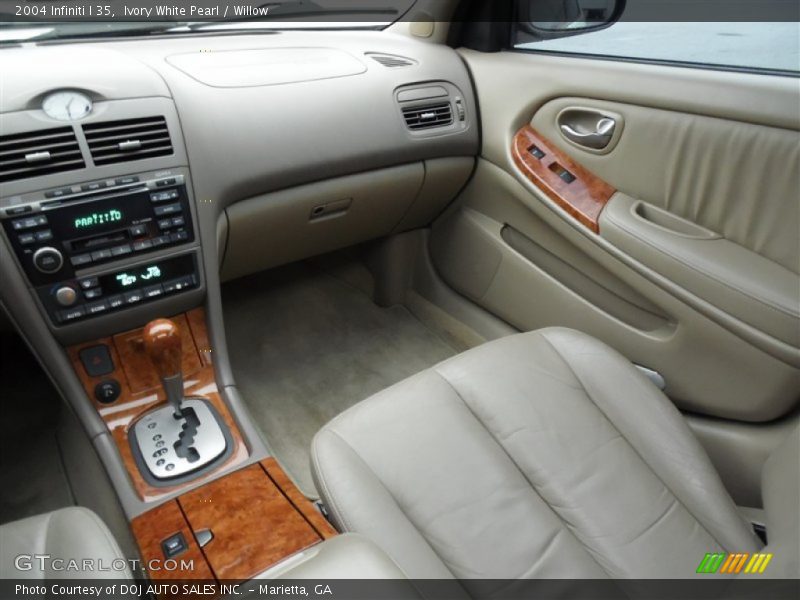 Ivory White Pearl / Willow 2004 Infiniti I 35