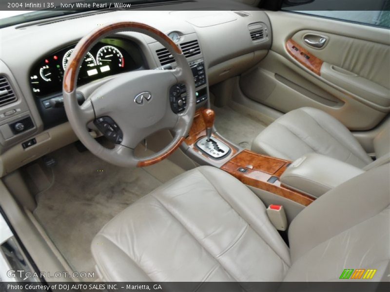  2004 I 35 Willow Interior