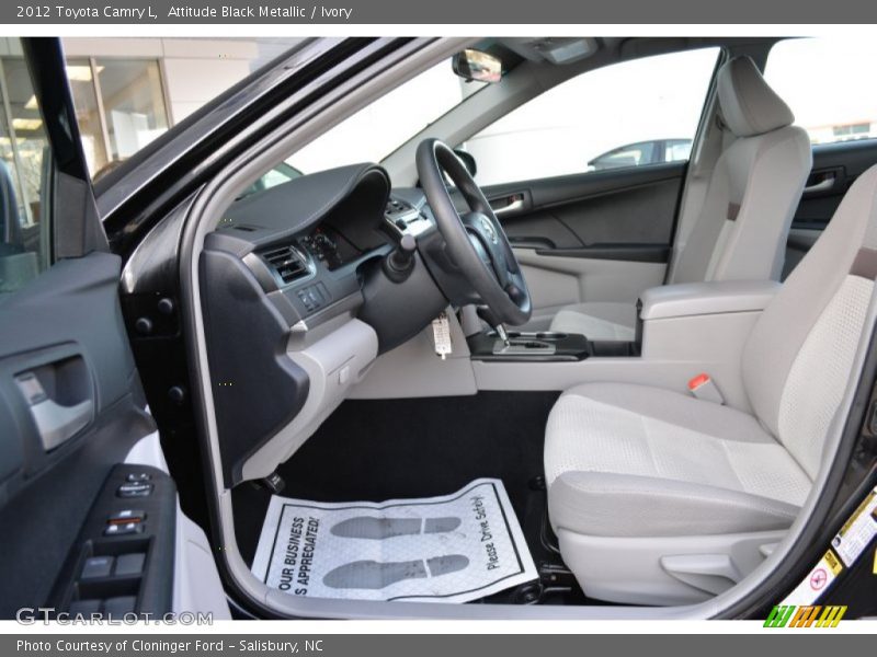 Attitude Black Metallic / Ivory 2012 Toyota Camry L