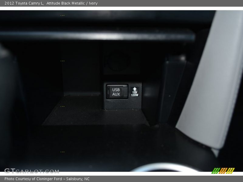 Attitude Black Metallic / Ivory 2012 Toyota Camry L
