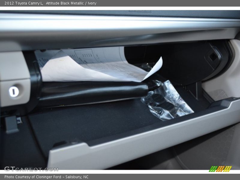 Attitude Black Metallic / Ivory 2012 Toyota Camry L