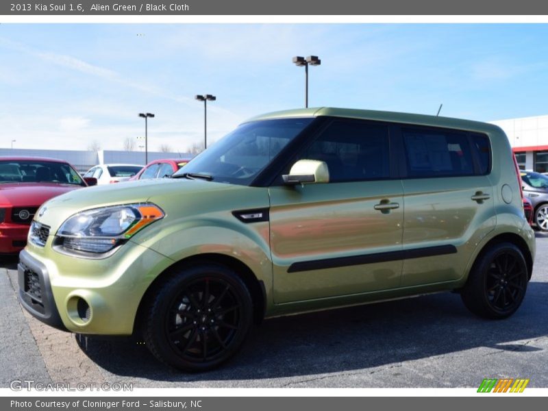 Alien Green / Black Cloth 2013 Kia Soul 1.6