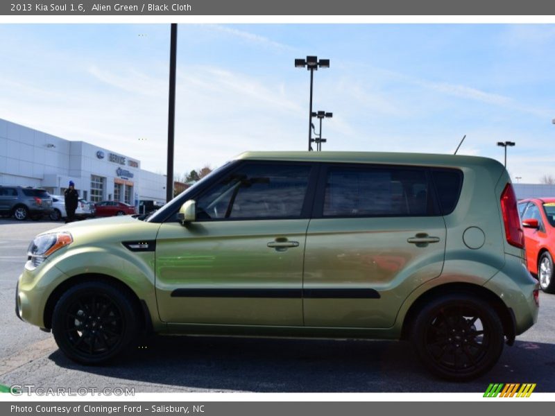 Alien Green / Black Cloth 2013 Kia Soul 1.6