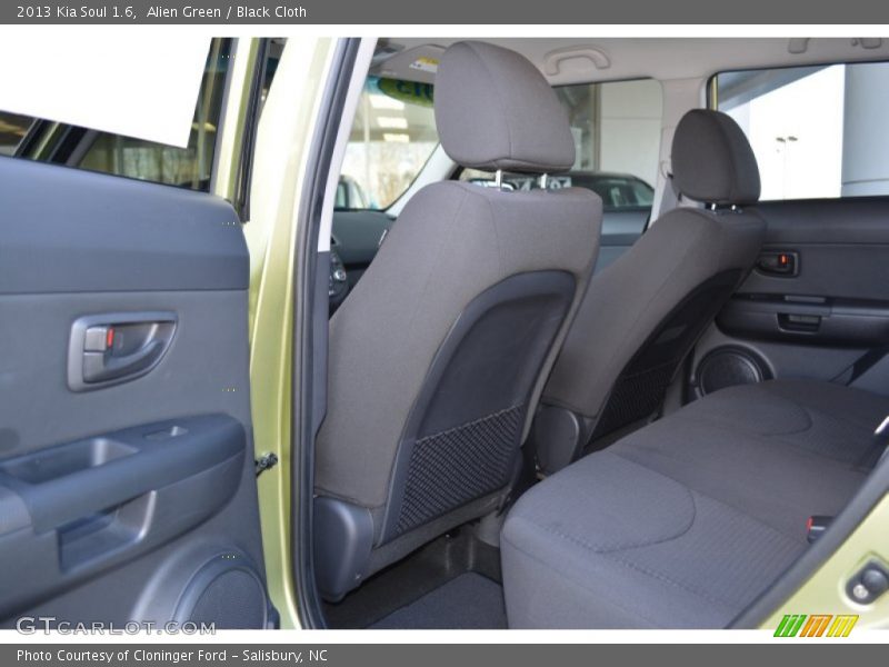 Alien Green / Black Cloth 2013 Kia Soul 1.6