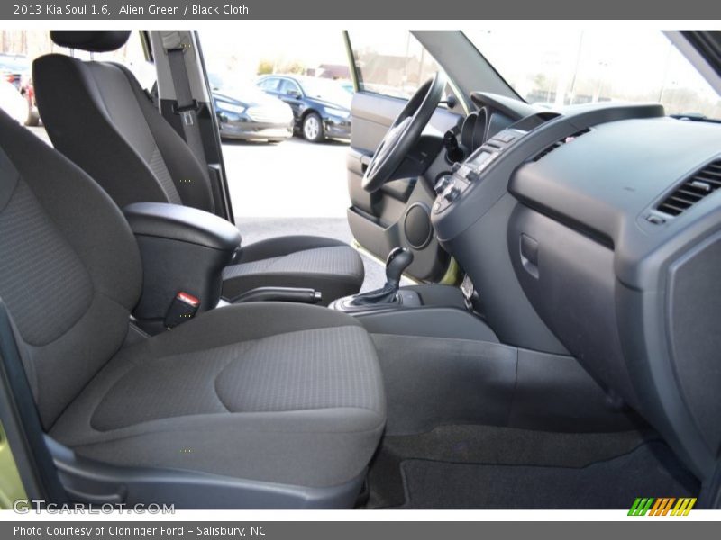 Alien Green / Black Cloth 2013 Kia Soul 1.6