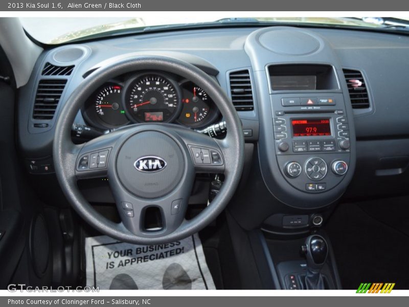 Alien Green / Black Cloth 2013 Kia Soul 1.6