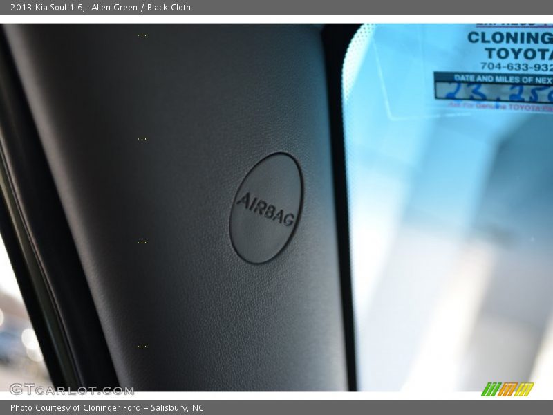 Alien Green / Black Cloth 2013 Kia Soul 1.6