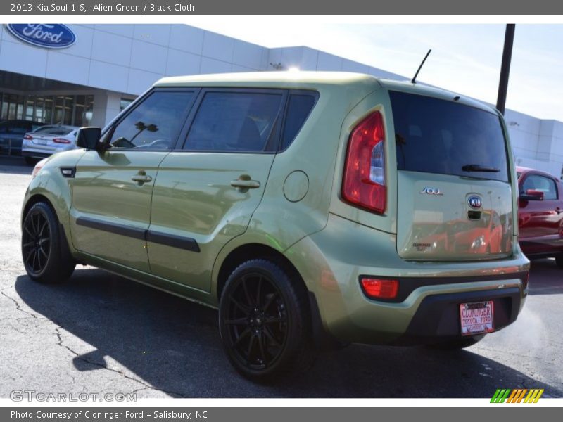 Alien Green / Black Cloth 2013 Kia Soul 1.6