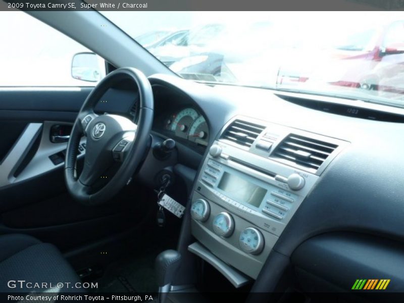 Super White / Charcoal 2009 Toyota Camry SE