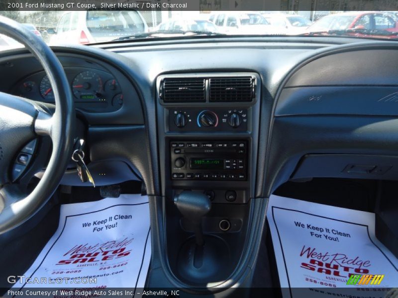 Silver Metallic / Dark Charcoal 2001 Ford Mustang GT Coupe