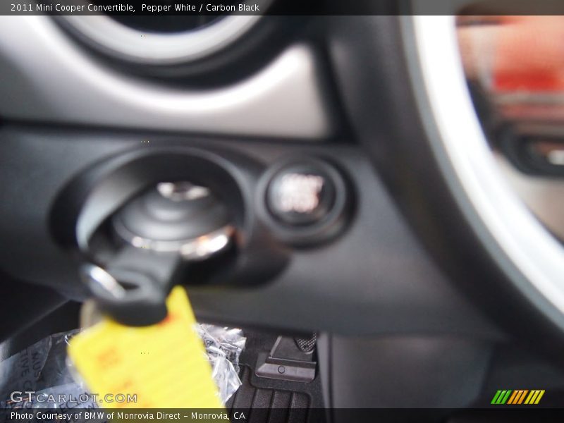 Pepper White / Carbon Black 2011 Mini Cooper Convertible