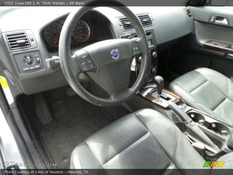 Silver Metallic / Off Black 2005 Volvo S40 2.4i