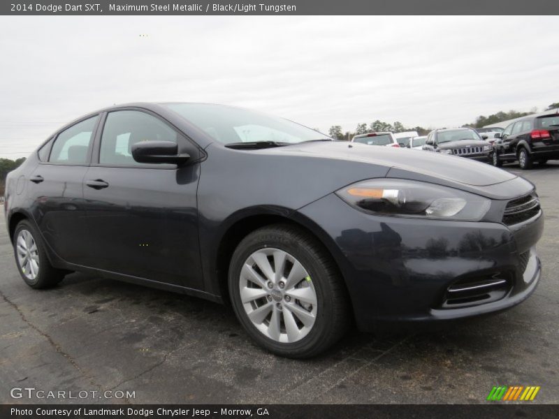 Front 3/4 View of 2014 Dart SXT