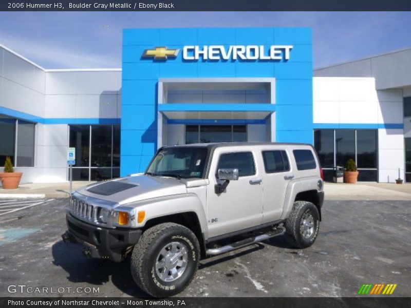 Front 3/4 View of 2006 H3 