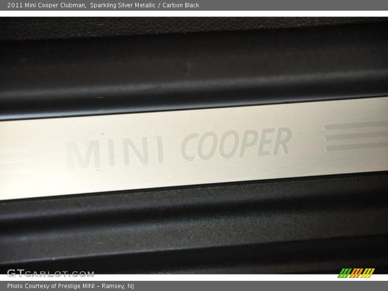 Sparkling Silver Metallic / Carbon Black 2011 Mini Cooper Clubman