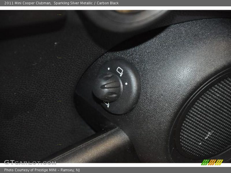 Sparkling Silver Metallic / Carbon Black 2011 Mini Cooper Clubman