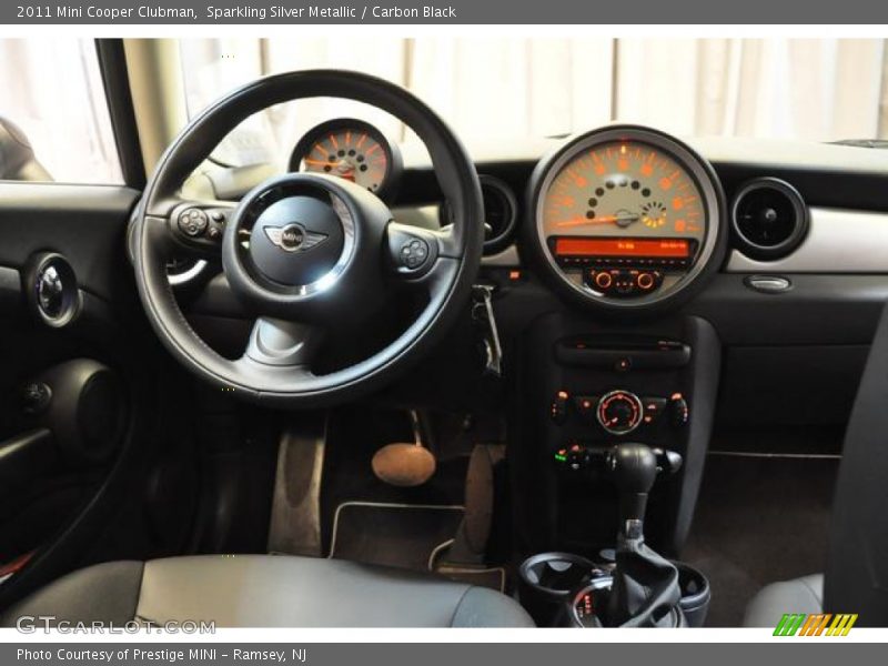 Sparkling Silver Metallic / Carbon Black 2011 Mini Cooper Clubman