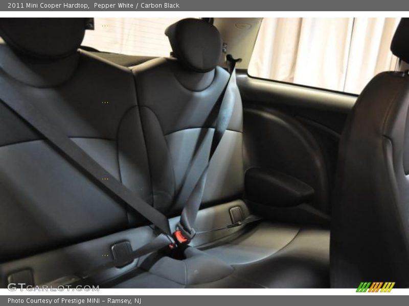 Pepper White / Carbon Black 2011 Mini Cooper Hardtop